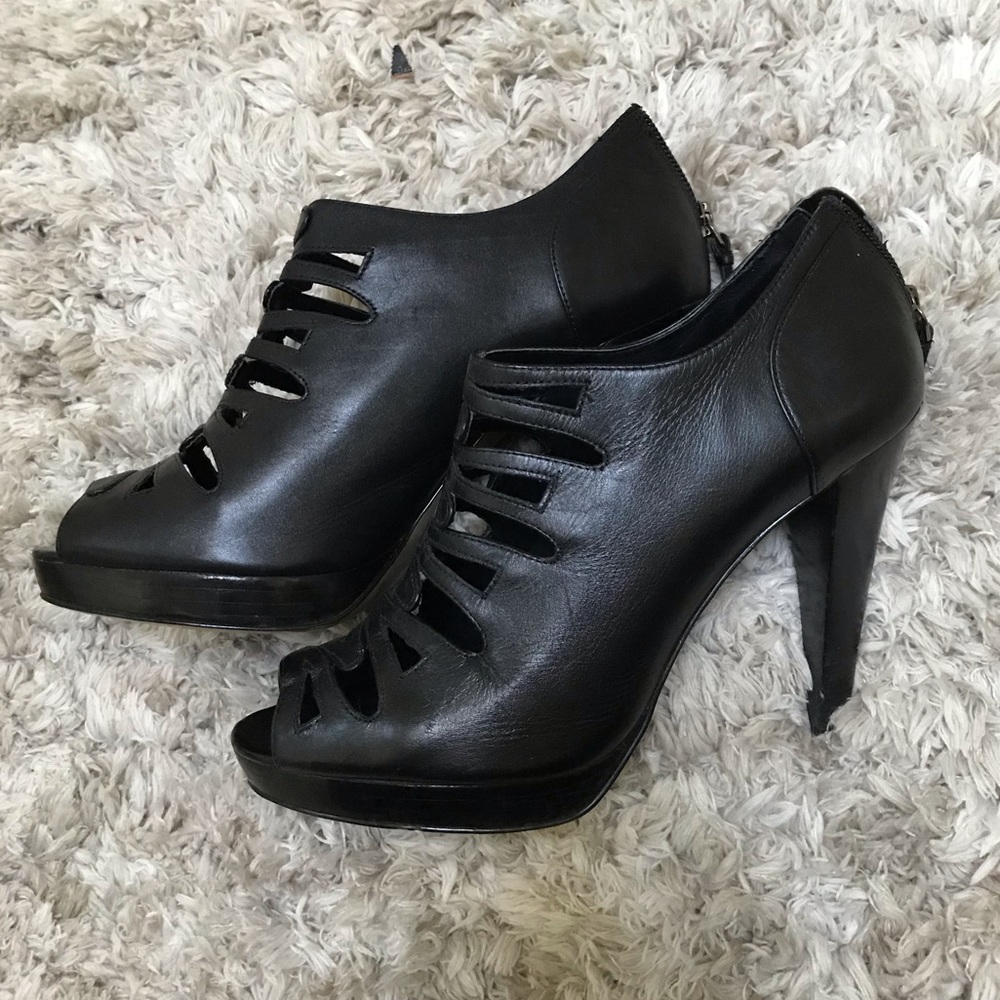CALVIN KLEIN black peep toe heels!